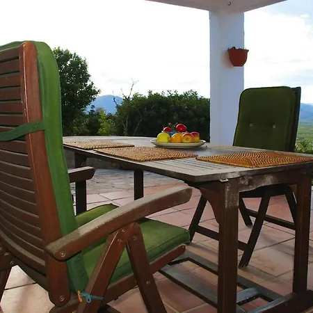 Nyaraló Cottage, *